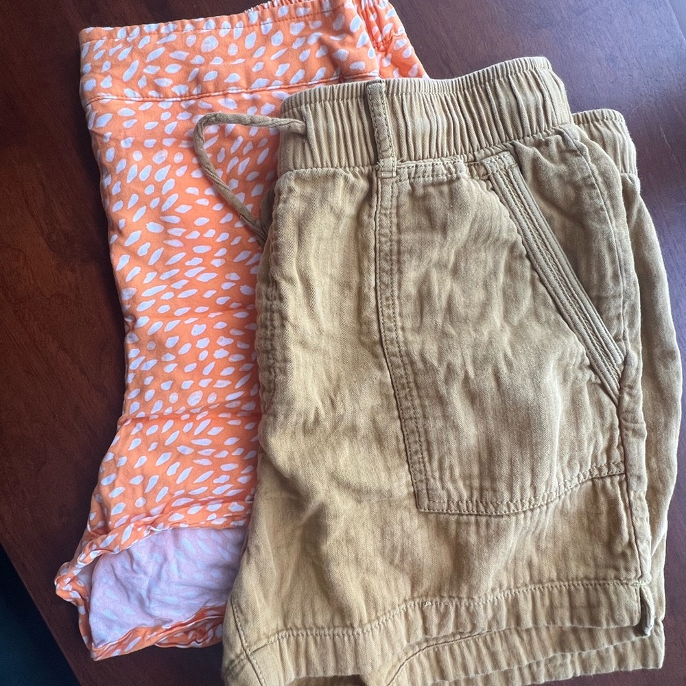 2 PAIR Women’s ON shorts